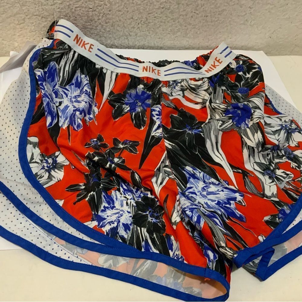 Nike Hyper Femme Floral Tempo Running Shorts Size S - Picture 4 of 9